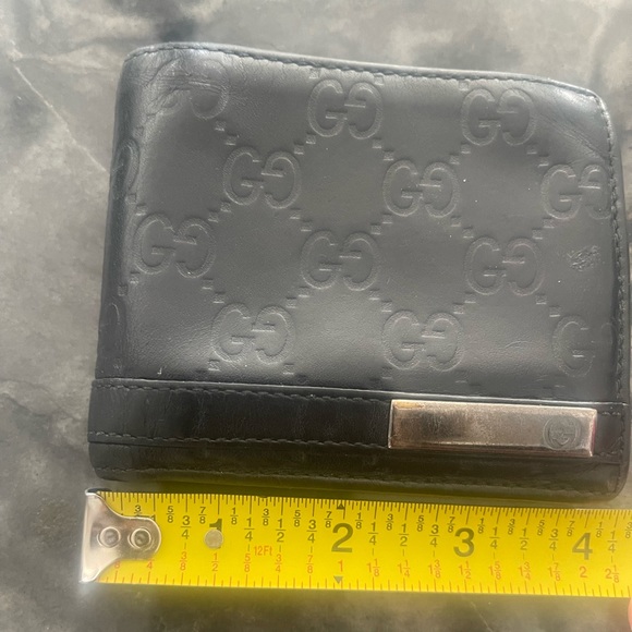 Gucci Embossed Wallet - Picture 7 of 8